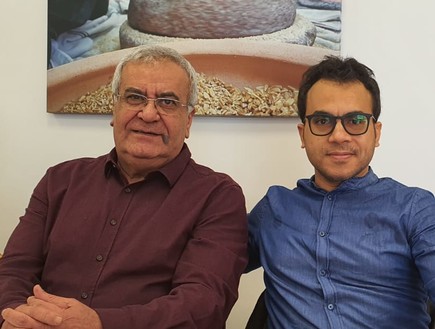 פרופ חאלד אבו עסבה וג'האד אלשאפעי (צילום: אג'יק מכון הנגב)