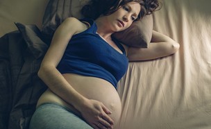 דיכאון בהריון (צילום: Artem Oleshko, shutterstock)