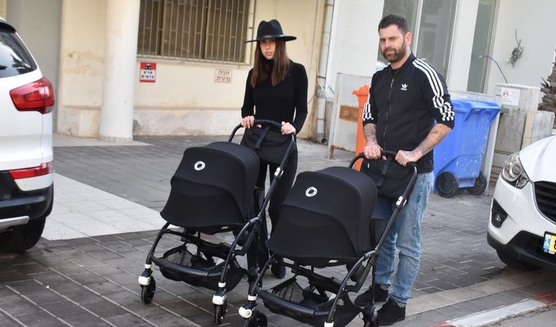 עומר מילר ואשתו הורים לתאומים, ינואר 2019 (צילום: צ'ינו פפראצי)
