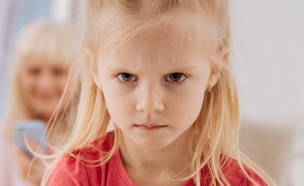 ילדה כועסת (צילום: Dmytro Zinkevych, shutterstock)
