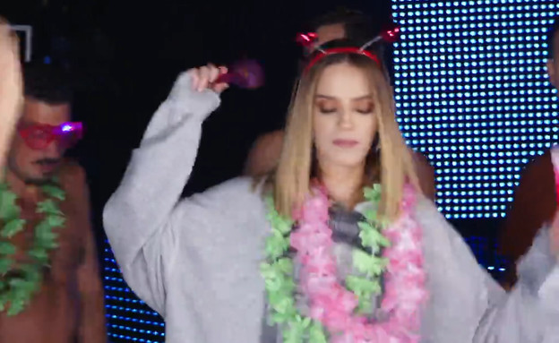 אסי ורותם במסיבה של עופרה