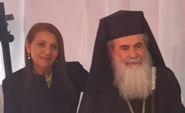 הפטריארך של ירושלים במפגש עם יפה יששכר (צילום: החדשות12)