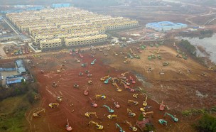 בניית בית החולים בסין (צילום: רויטרס, רויטרס_)