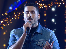 קובי מרימי – "לא לבד" (צילום: מתוך: הכוכב הבא לאירוויזיון 2020,  קשת 12  )