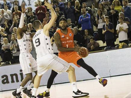 (FIBA) (צילום: ספורט 5)