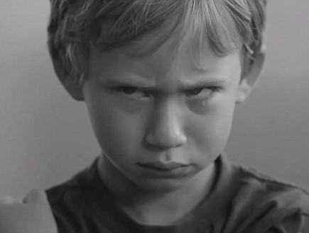 ילד כועס - התקף זעם (צילום: יוטיוב)