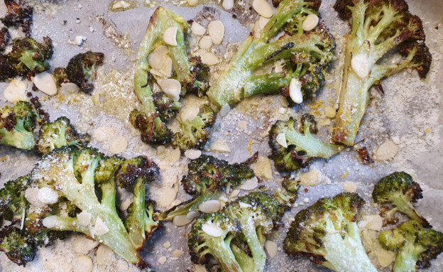 ברוקולי צלוי מוכן ברוקולי צלוי מוכן