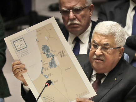 אבו מאזן במהלך נאומו באום (צילום: AP)