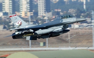 מטוס הקרב ממריא (צילום: S. Sgt. Jason W. Gamble, GettyImages)