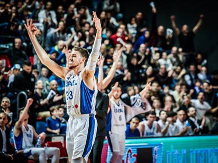 חגיגה כחול-לבן (עודד קרני)