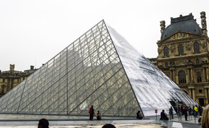 מוזיאון הלובר, פריז (צילום: Valikdjan, Shutterstock)