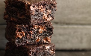בראוניז רוחב (צילום: חן שוקרון, mako אוכל)