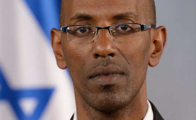עו