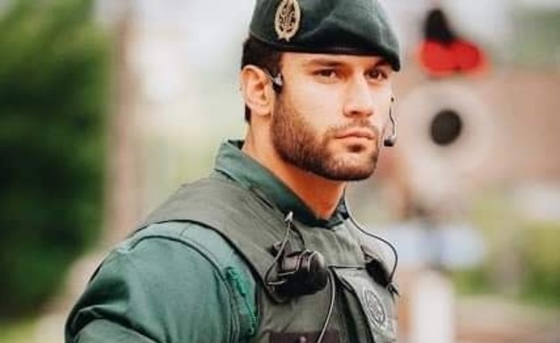 חייל ספרדי בסגר הקורונה (צילום: Facebook ; Joe Campbell)