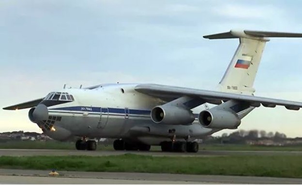המטוס נוחת (צילום: משרד ההגנה הרוסי)