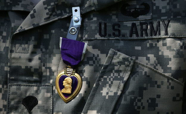 עיטור לב ארגמן צבא ארה"ב (צילום: Alex Wong/Getty Images)