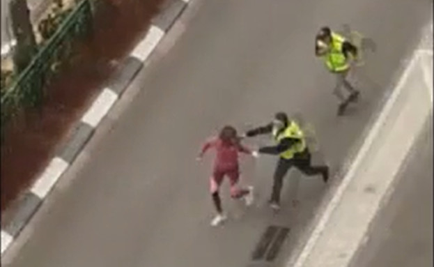 יצאה לרוץ ונעצרה (צילום: מתוך וידיאו שצולם באירוע הרלוונטי)