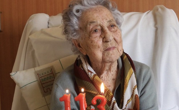 אישה בת 113 ניצחה קורונה