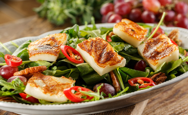 סלט רוקט עם חלומי, פקאן וענבים סלט רוקט עם חלומי, פקאן וענבים