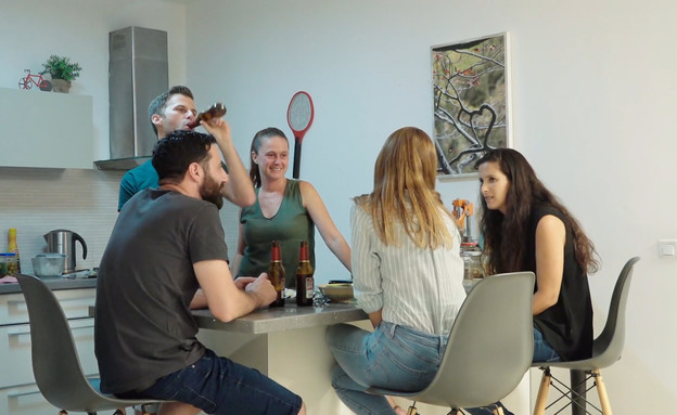 הגר וניר במפגש עם חברים