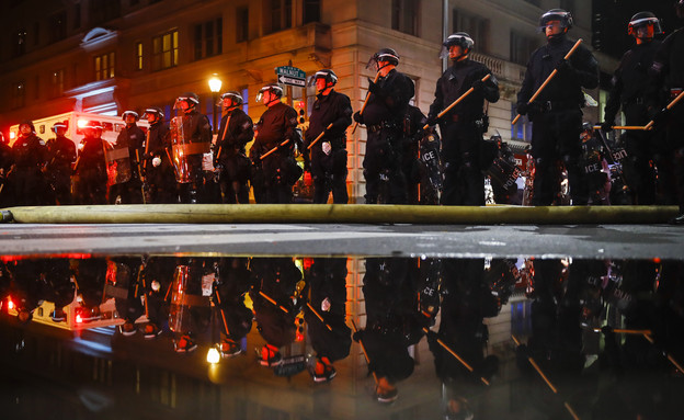 מהומות בפילדלפיה (צילום: AP)