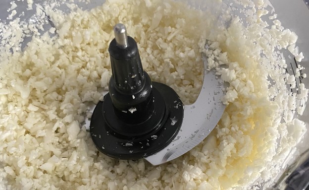 מוקפץ כרובית. כרובית מגוררת בפומפייה או מעבד מזון