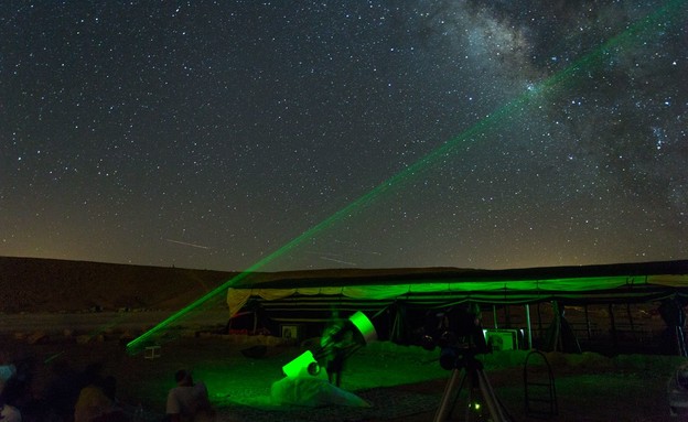 אסטרונומיה בטבע (צילום: עזרי קידר)