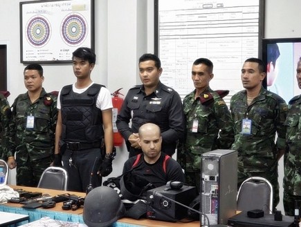 חדד בידי הרשויות בתאילנד (צילום: התקשורת בתאילנד, חדשות)