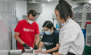 התנדבות בעבודה (צילום: OneDay Social Volunteering  )