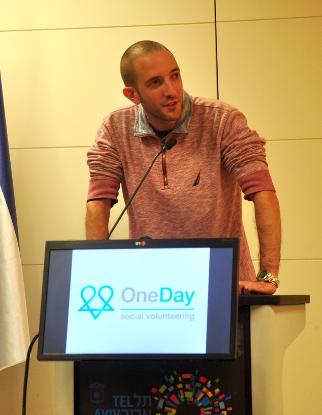 אלעד בלומנטל (צילום: OneDay Social Volunteering)