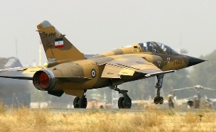 מטוס קרב איראני (צילום: Shahram Sharifi, wikimedia)