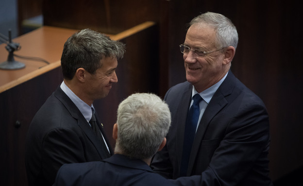 יועז הנדל, בני גנץ (צילום: נועם ריבקין פנטון, פלאש 90) יועז הנדל, בני גנץ (צילום: נועם ריבקין פנטון, פלאש 90)
