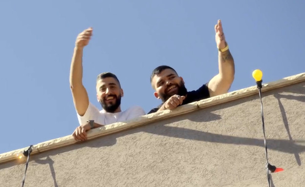 המתמודדים מגיעים למסעדה של ג'וזף ונידאל