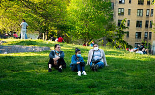 אנשים בניו יורק, קורונה (צילום: Emily Geraghty / Shutterstock.com)