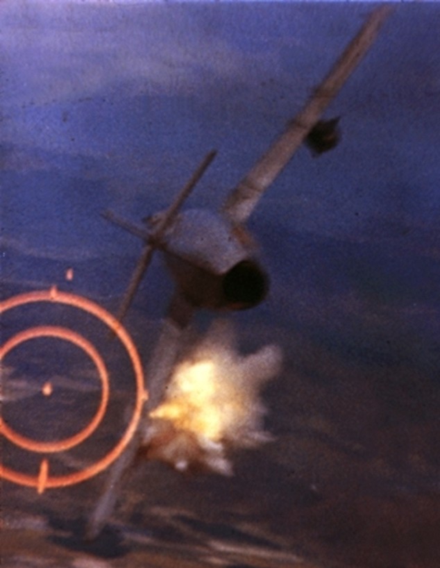 הפלה של מיג 17 (צילום: צבא ארצות הברית)