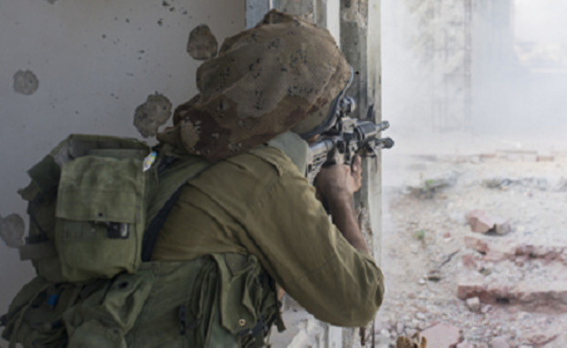 חייל מכוון (צילום: Ran Zisovitch, shutterstock)
