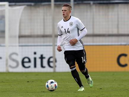 אבו חנא במדי הנבחרת הצעירה של גרמניה (Getty) (צילום: ספורט 5)