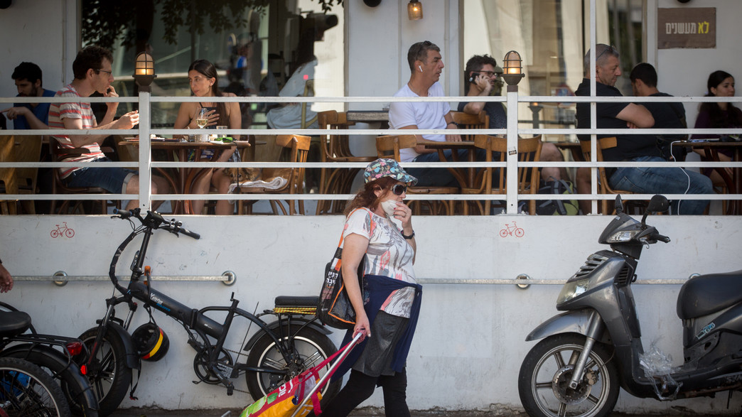 קורונה תל אביב מסכות מסעדות (צילום: מרים אלסטר פלאש 90, פלאש/90 )