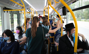 אוטובוס בקורונה (צילום: פלאש 90)