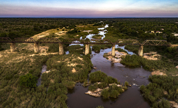 Kruger Shalati: The Train on the Bridge  (צילום: courtesy of Kruger Shalati)