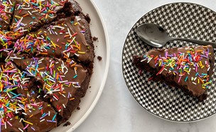עוגת שוקולד דיאטטית ורכה (צילום: רון יוחננוב, אוכל טוב)