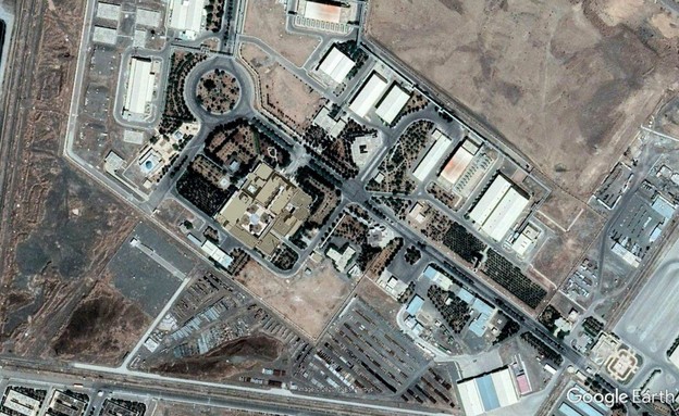 הנזק בשרפה במפעל בנתנז, אירן (צילום: Google Earth)
