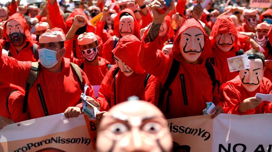 עובדי מפעל ניסאן בברצלונה מפגינים, 15.7.20 (צילום: GABRIEL BOUYS, afp)
