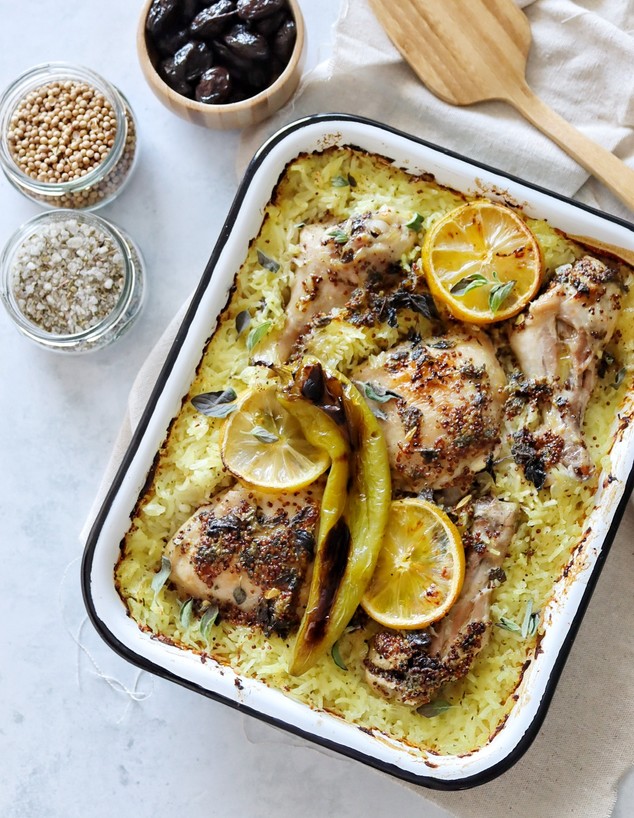 ארוחה יוונית - עוף עם אורז בתנור (צילום: רון יוחננוב, אוכל טוב)