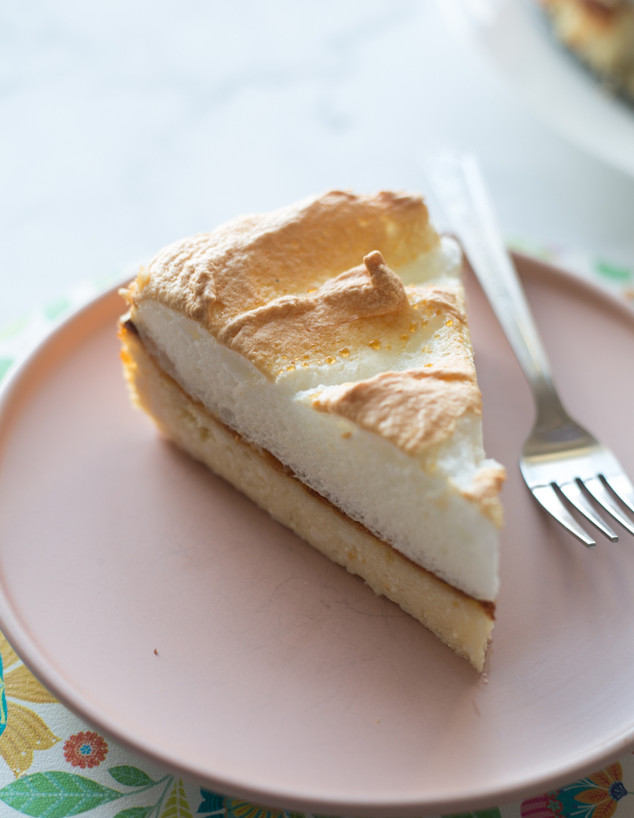 עוגת קצף גבינה ענתיקה - פרוסה (צילום: קרן אגם, mako אוכל)