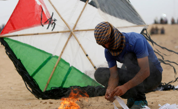 טרור העפיפונים (צילום: MOHAMMED ABED/AFP, GettyImages)