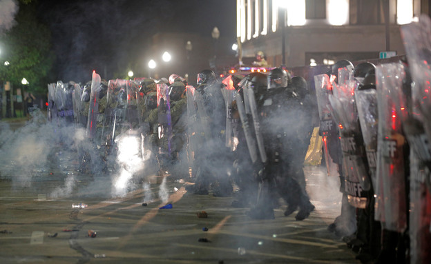 מחאה בוויסקונסין ‎ (צילום: רויטרס_)