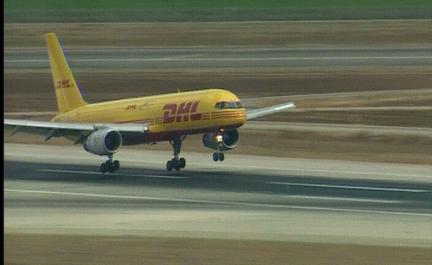 מטוס של DHL ממריא (תמונת AVI: עדי רם, חדשות)