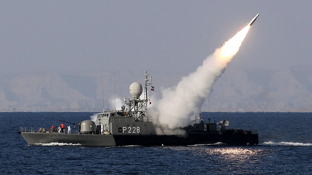ירי טיל מספינה של איראן (צילום: AFP, GettyImages)