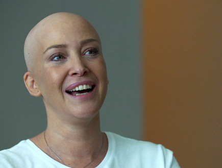 "ברגע מצאתי את עצמי בלי ריסים ובלי גבות"